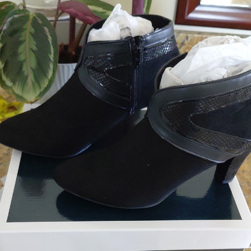 Karen Scott Black Ankle Booties
